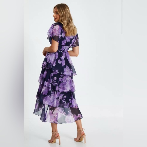 Flattering Navy Floral Tiered Midi Dress - Picture 4 of 5